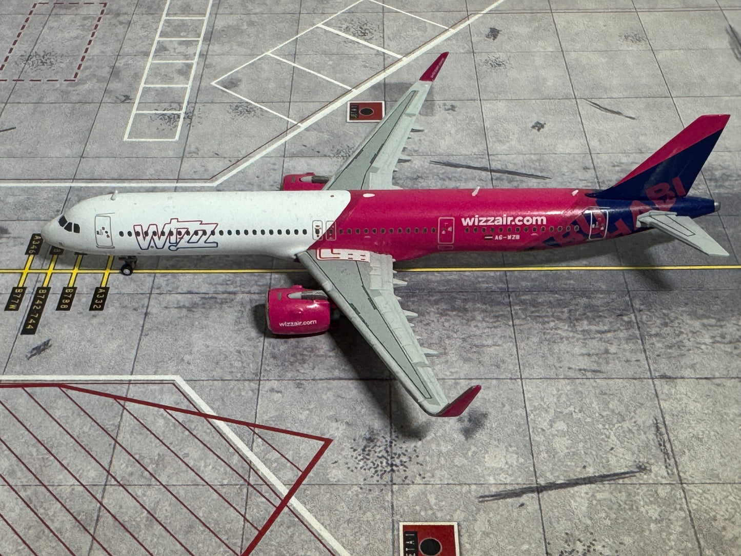 JC Wings Wizz Air Abu Dhabi